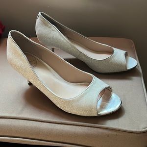 I Miller brand, silver sparkle peep toe heels, Size 7.5